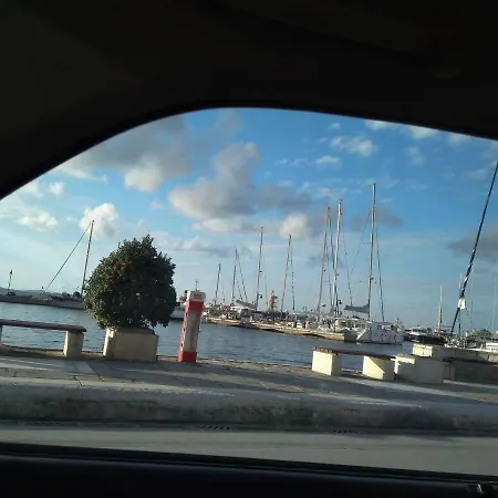 Botel Bidika Parikia (Paros)
